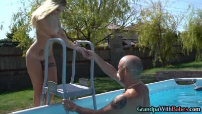 Lucky - Outdoor gaping treatment for babe by lucky senior - txxx.com