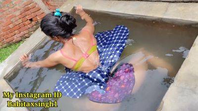 Desi Indian Outdoor Village Opne Water Tenk Bathing Desi Girl Hindi Audio - upornia.com - India - Indian
