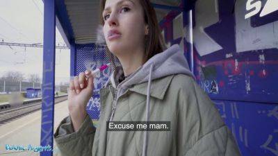 Jessikaknight pays the fine for public agent by blowing and getting pounded from behind - sexu.com - Ukraine